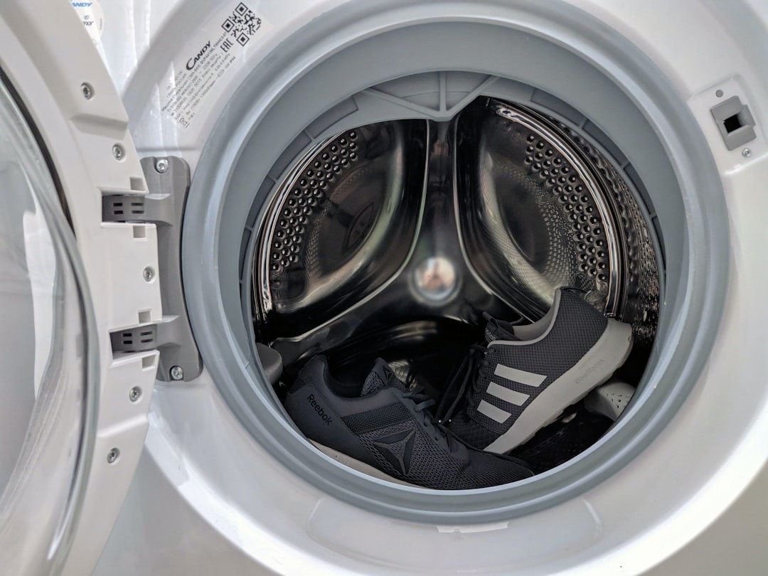 a white washing machine